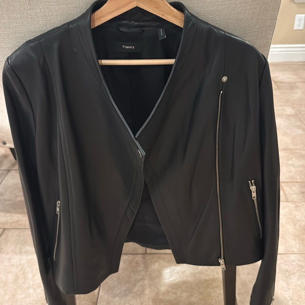 NWOT THEORY LEATHER MOTO JACKET (100% LAMB LEATHER) size medium
